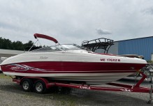 2005 Rinker 232 Capitva